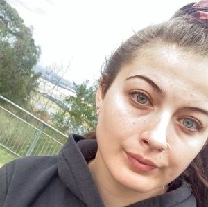 Meet your Posher, Lorin